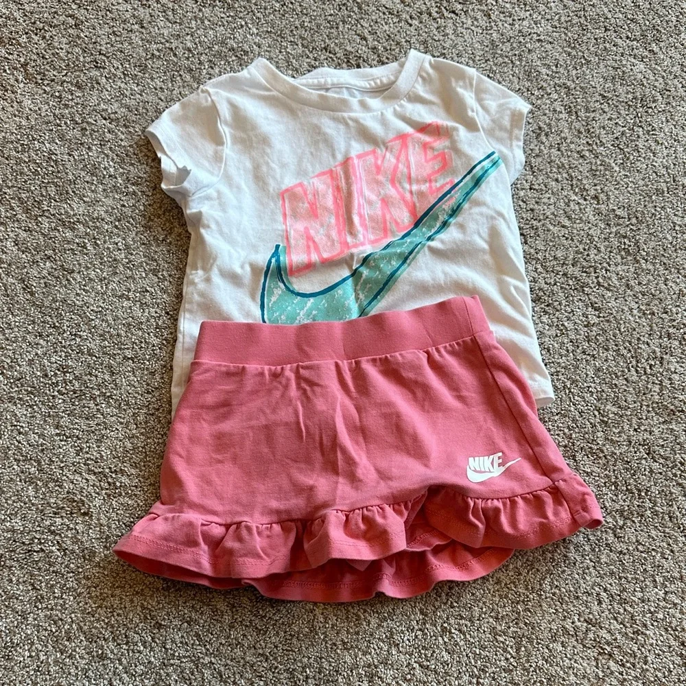 2t Nike Girls set BUNDLE! All three sets like new/gently worn - Picture 4 of 9